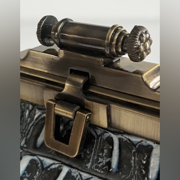 Fabulous NWT Jeanne Lottie ‘Croc’ Handbag With Detachable Chain Strap. - Picture 5 of 9